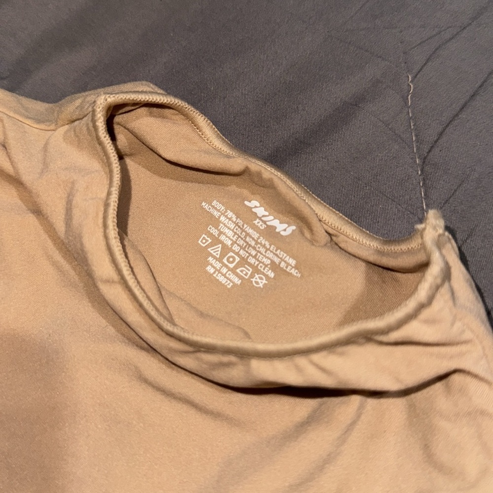SKIMS CREWNECK SLEEVELESS BODYSUIT - Picture 5 of 8